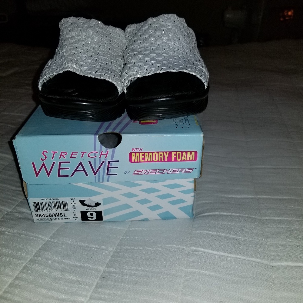 New Skechers white & silver stretch weave sandals